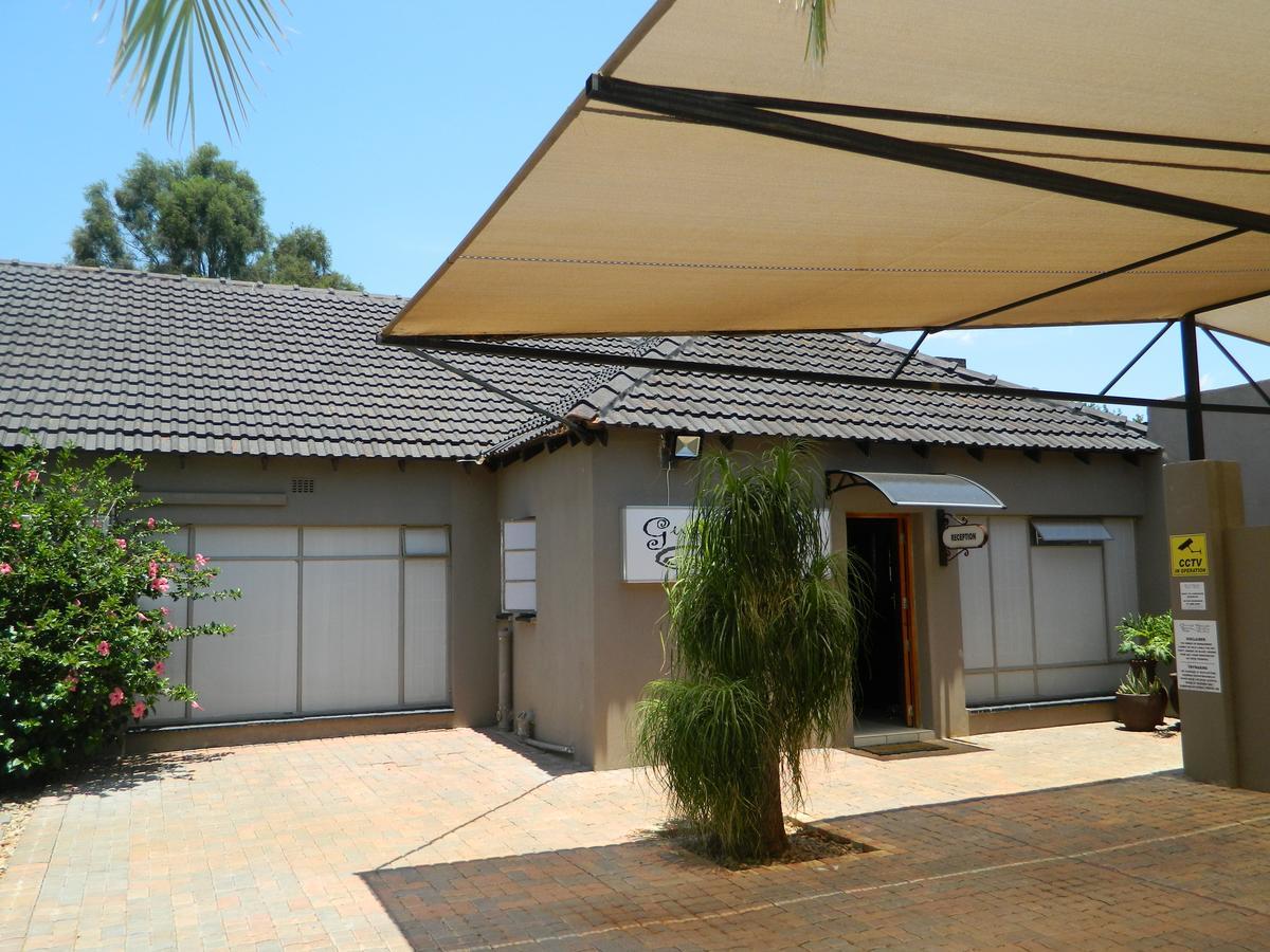 Guest House Gabby Klerksdorp Exterior foto